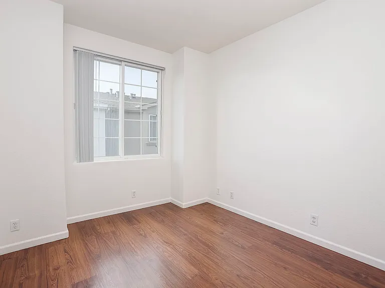 725 Northrup St — Photo 11