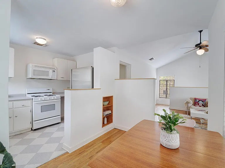 4003 Maplewood Ave #A-B — Photo 8