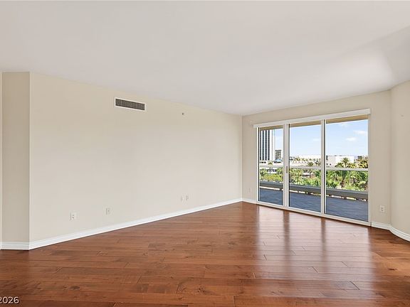 5th image of 2857 Paradise Rd Unit 505
