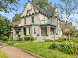 1215 Lake Dr SE, Grand Rapids, MI 49506