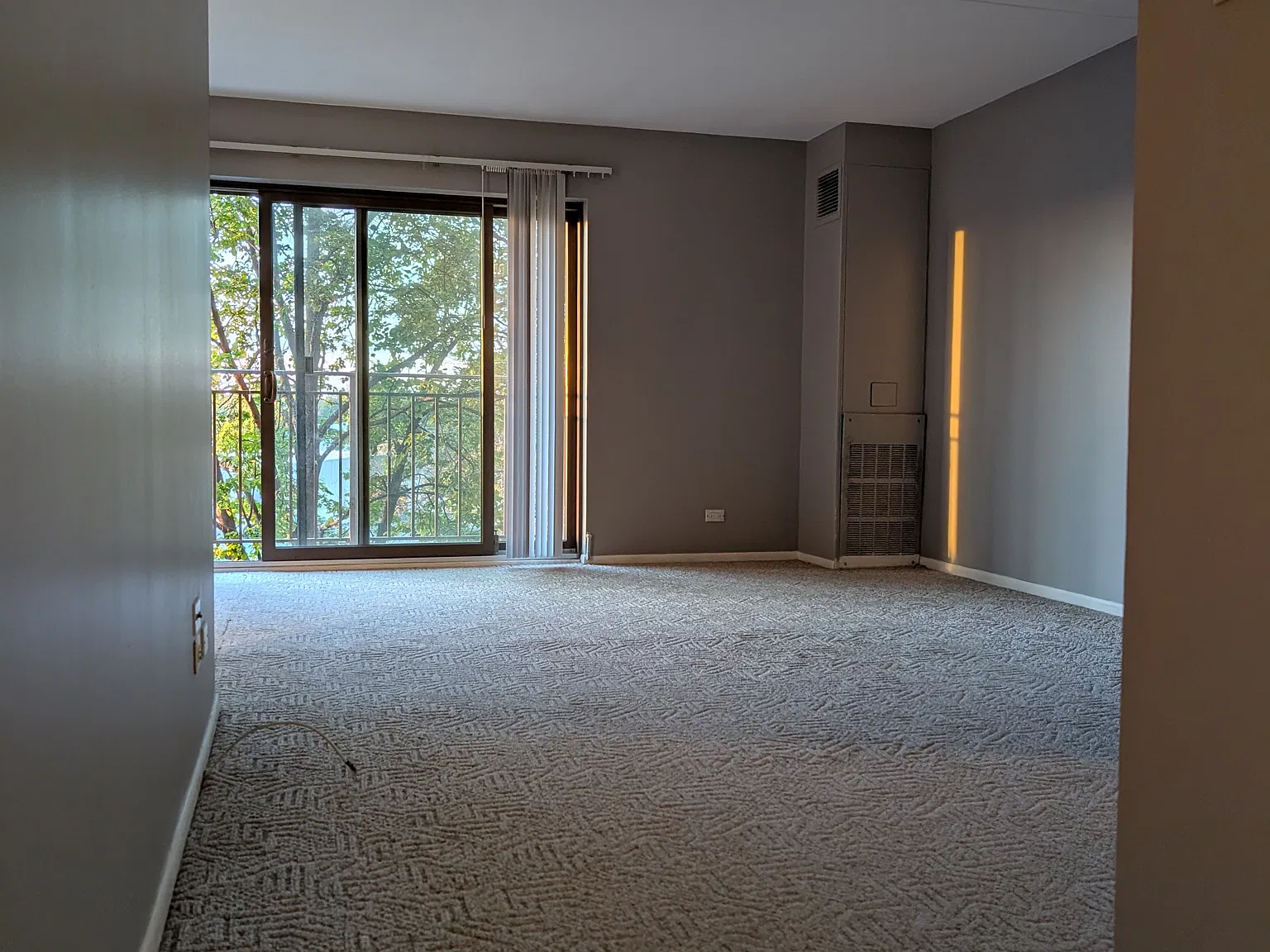 2 bed, 1060 sqft, $2,200 — Photo 2