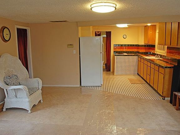 Open living to kitchen