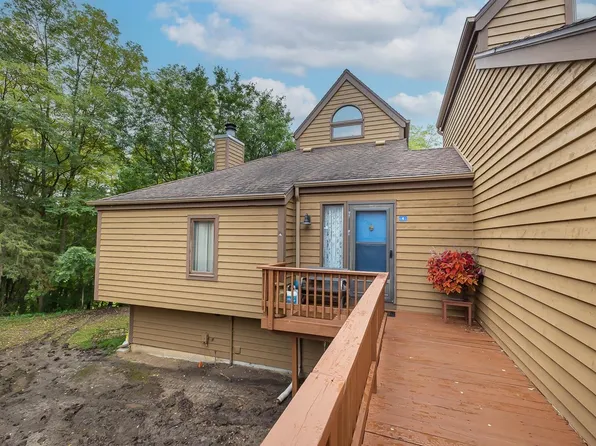 4 Farmstead Ln, Galena, IL 61036