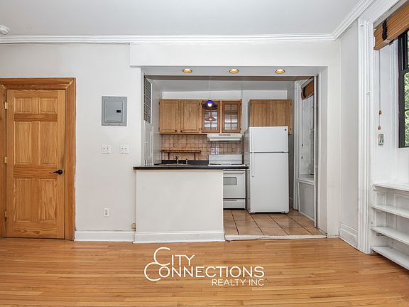 4th image of 352 E 55th St APT 3A