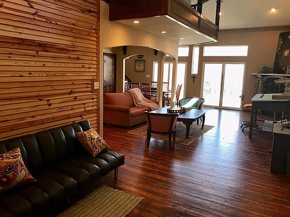 4th image of 184 W Lake Dr