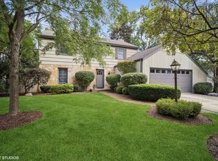 2266 Southbridge Ln, Northbrook, IL 60062