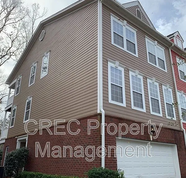 9161 Parlor Dr — Photo 2
