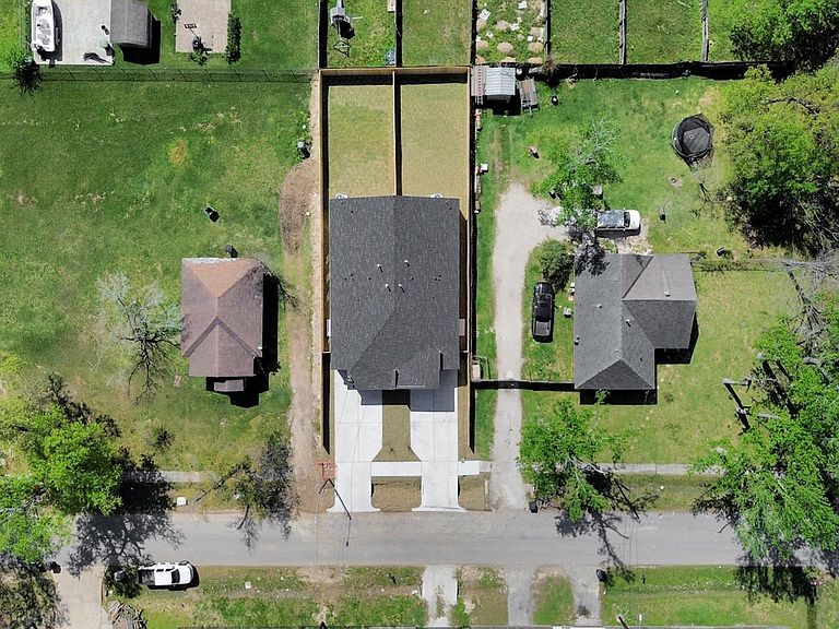 Listing photo 4