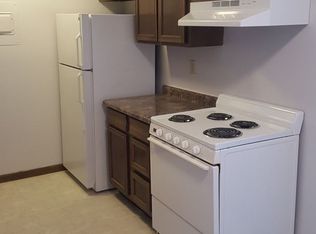 Le Chateau, Waterloo, IA 50701