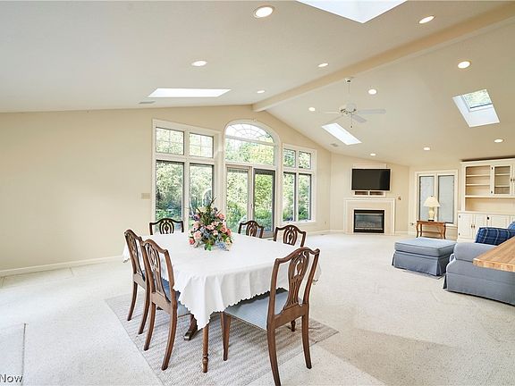 5th image of 354 Tremont Rd