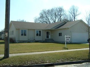 1003 13th Ave S, Grand Forks, ND 58201