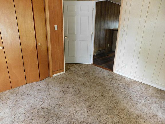 4th image of 512 W Locust Ave