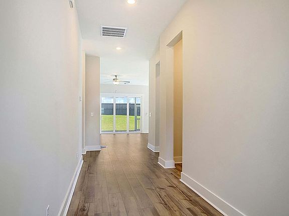 The Brentwood - Entry