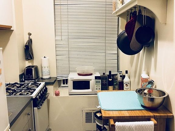 4th image of 502 E 79th St APT 6G
