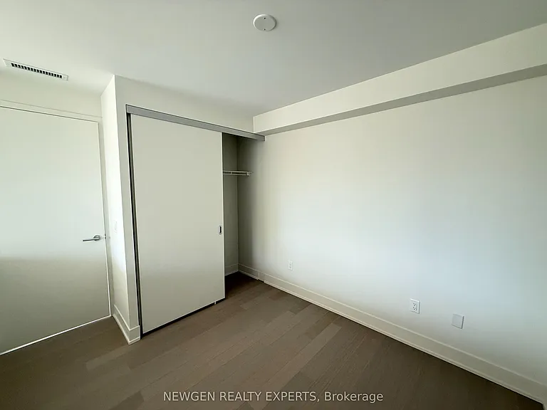 322 Dupont St #301 — Photo 10