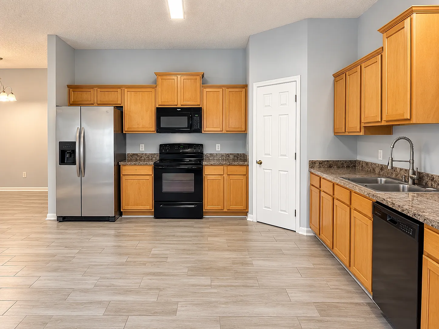 3 bed, 1504 sqft, $2,000 — Photo 3