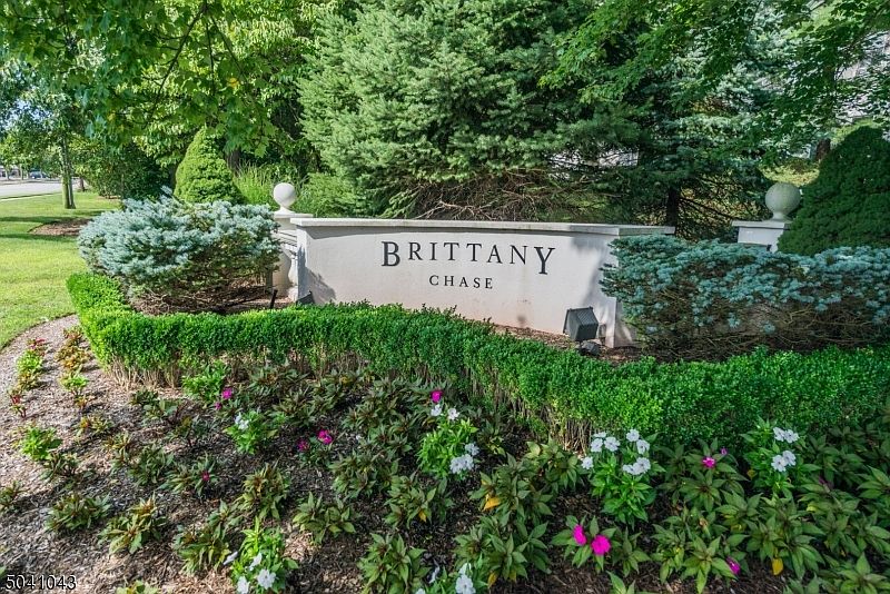 1st image of 1218 Brittany Dr