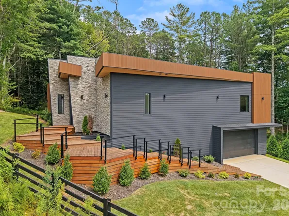 87 Verbania Rd, Mills River, NC 28759