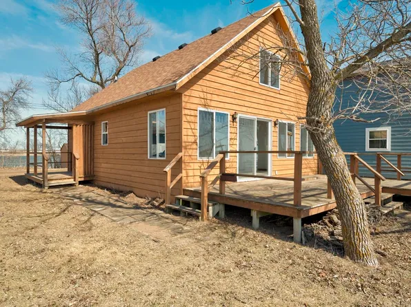 24891 McClelland Dr, Spirit Lake, IA 51360