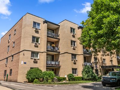 1340 W Touhy Ave APT 302, Chicago, IL, 60626