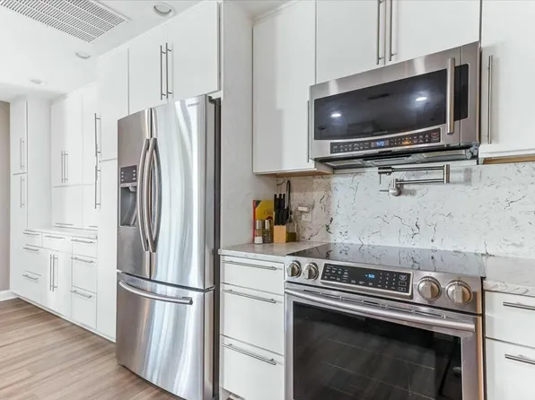 196 S Grant Ave APT 307, Columbus, OH 43215