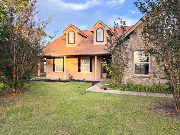 114 Flower Meadows Dr, Waxahachie, TX 75165