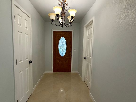 3rd image of 1596 W Chateau Ave