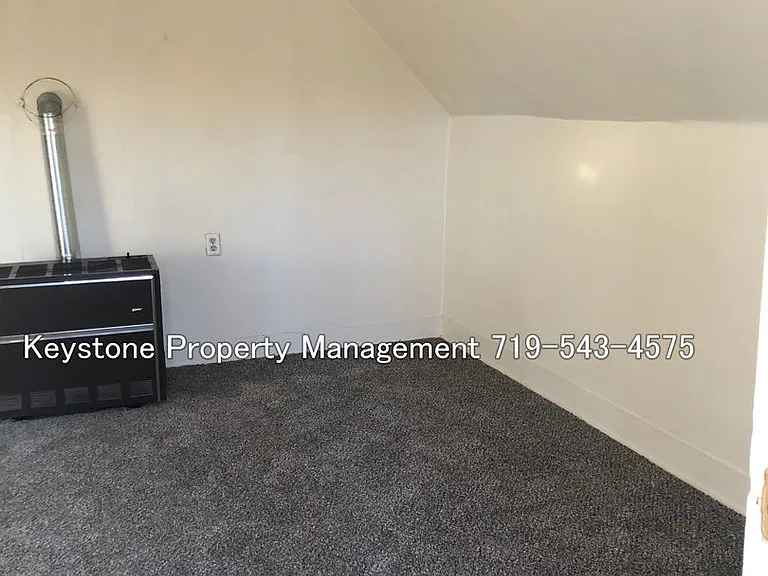 321 E 2nd St #4 — Photo 5