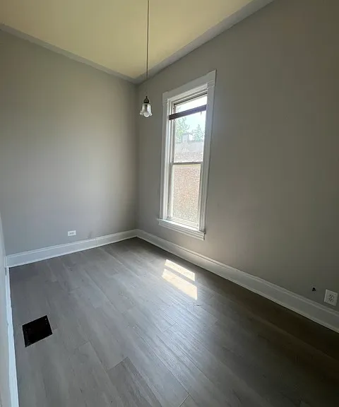 5648 S Wabash Ave #2 — Photo 2