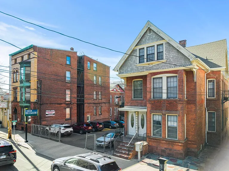202 Park St — Photo 9
