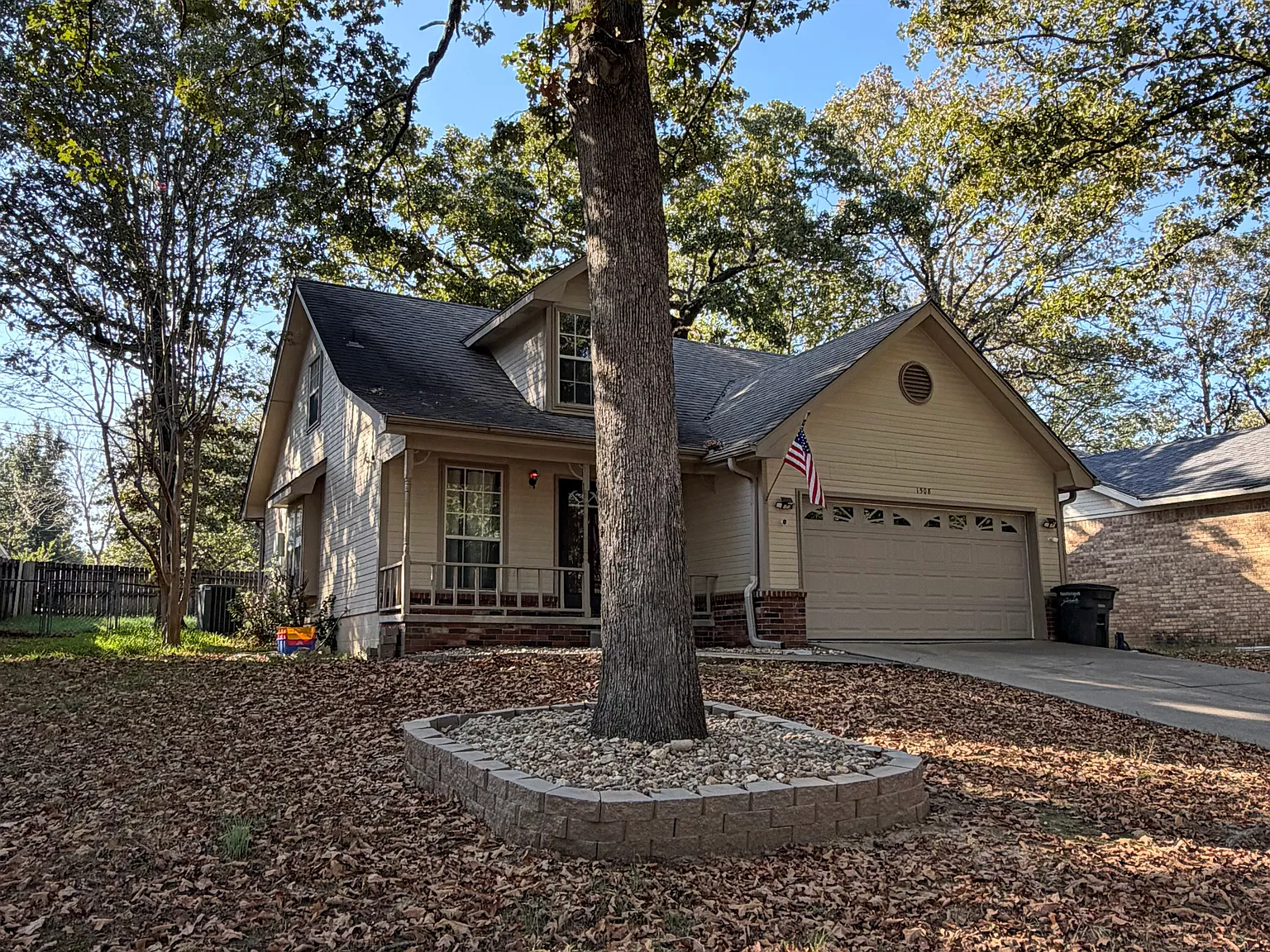 3 bed, 1328 sqft, $1,400 — Photo 2