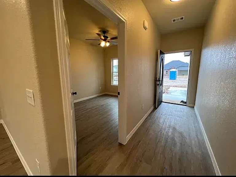 5610 Neptune Rd — Photo 9