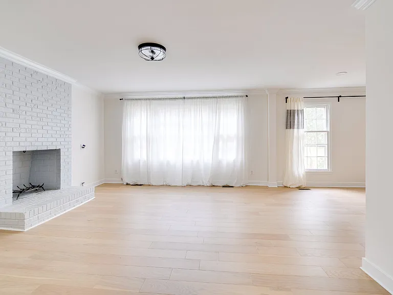 2437 Tilghman Cir — Photo 13