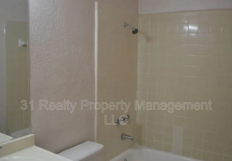 1520 Pebblewood Dr — Photo 12