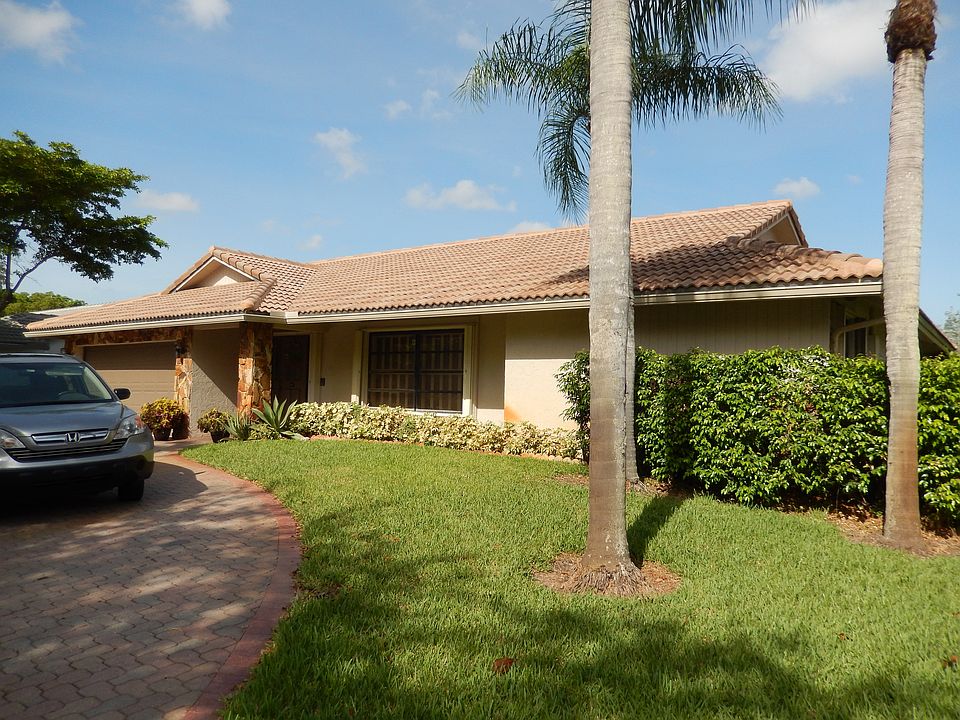 1st image of 1124 NW 114th Ave