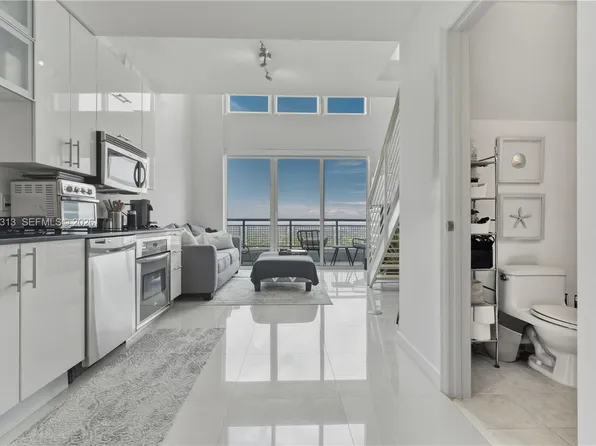60 SW 13th St APT 2805, Miami, FL 33130