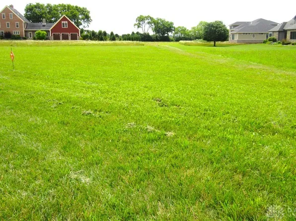 385 Secretariat Dr, Springfield, OH 45503