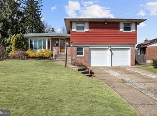 26 Darby Ln, Cherry Hill, NJ 08002