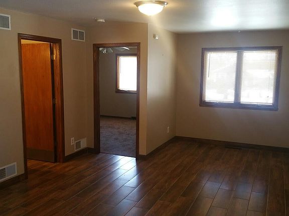 This pic shows most of the living space, not including kitchen.