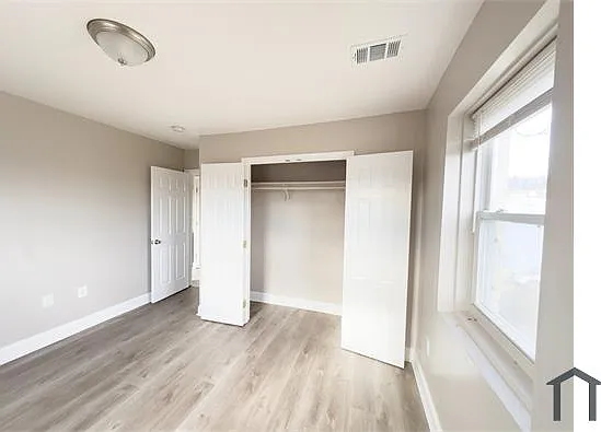 4 bed, $4,000 — Photo 2
