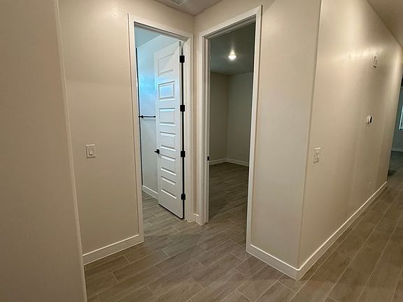 4th image of 1471 Cabin Creek Ave