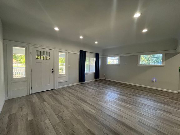 3rd image of 127 Arden Way Unit A-b
