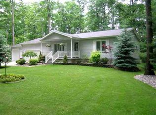 332 Scotch Pine Dr, Roscommon, MI 48653
