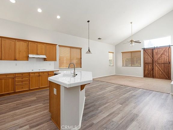 4th image of 23507 Taft Ct