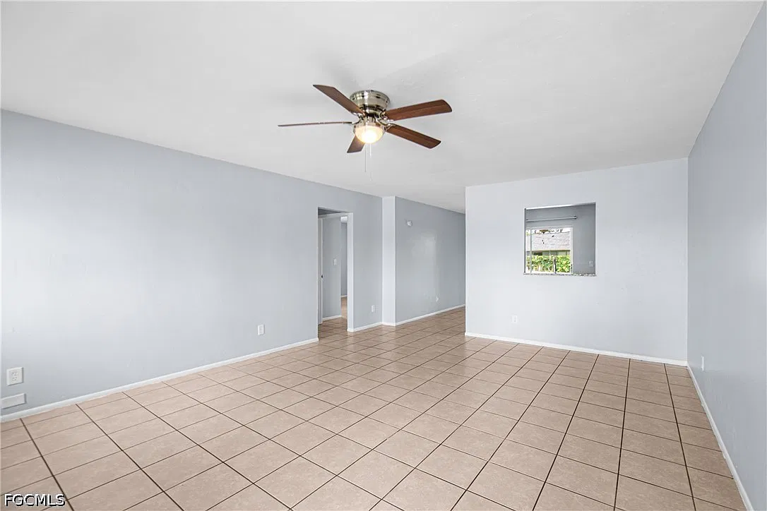 2 bed, 1.0 bath, 896 sqft, $1,200 — Photo 4
