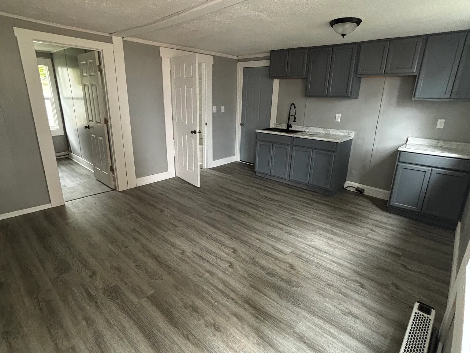 1 bed, 700 sqft, $900 — Photo 2