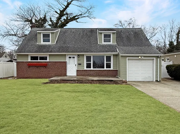 903 Spring Ave, Uniondale, NY 11553