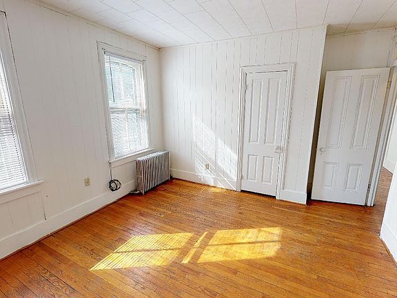 4th image of 810 W Southern Ave
