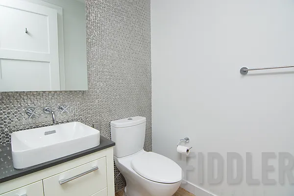 Rented by The KCI Group | media 77