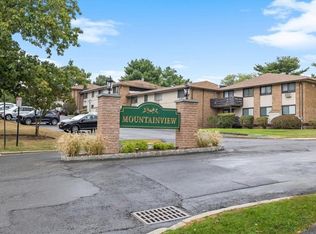 196 Sierra Vista Ln, Valley Cottage, NY 10989
